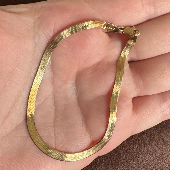 Jewelry - 14K Yellow Gold Stamped Herringbone Bracelet 7” Length